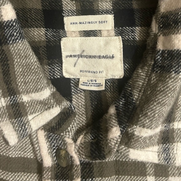 American Eagle Outfitters Black and White Flannel Shirt - Picture 3 of 7